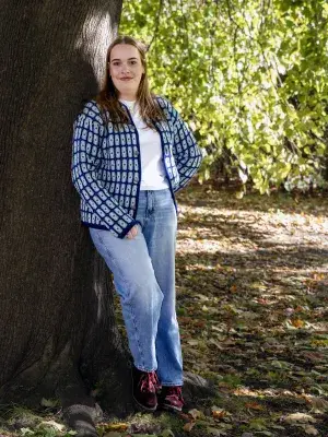 Student in George Square Gardens.